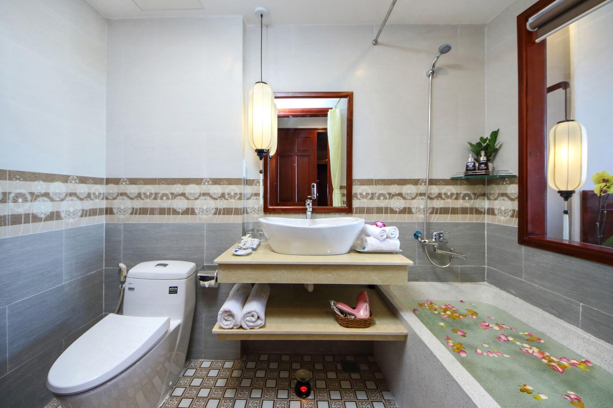 Uptown Hoi An Hotel & Spa Exterior foto